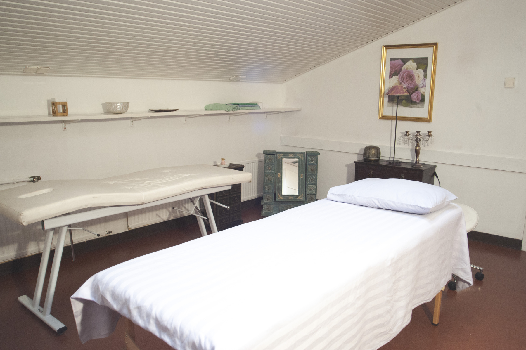 Massage Bed